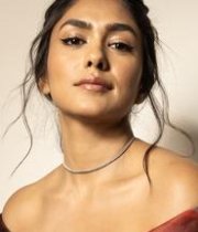 Mrunal Thakur